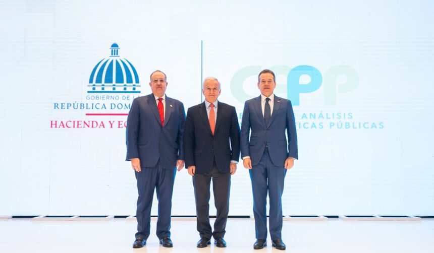 Exministro de Hacienda de Chile, Felipe Larraín, destaca fortalezas económicas de RD en el contexto actual