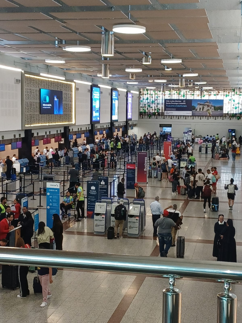 Tormenta de nieve afecta vuelos que salen del AILA hacia Nueva York, Boston y Newark