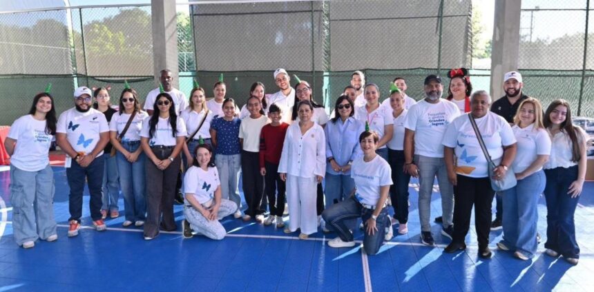 Voluntariado Banreservas celebra la Navidad con jornada de entrega de juguetes en la zona norte