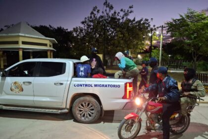 Migración deporta 2,500 extranjeros