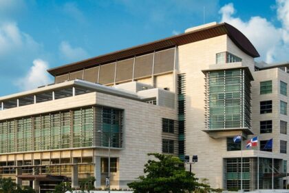 Exjuez Juan Francisco Rodríguez Consoró habría amenazado de muerte a su pareja