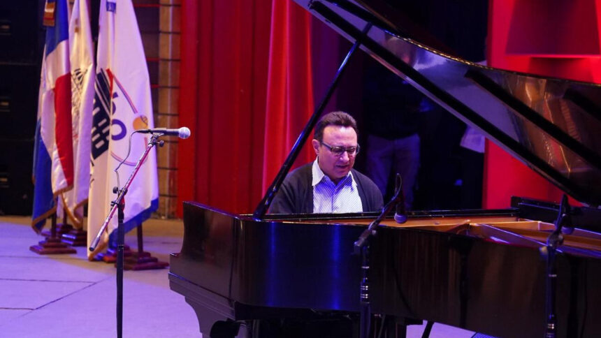 El destacado pianista y compositor Michel Camilo realiza master class en el Teatro Nacional
