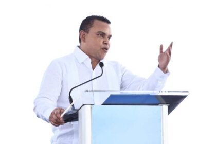 El actual director del SNS Landrón dice dejó en el Ney Arias un superávit superior a los RD$300 millones