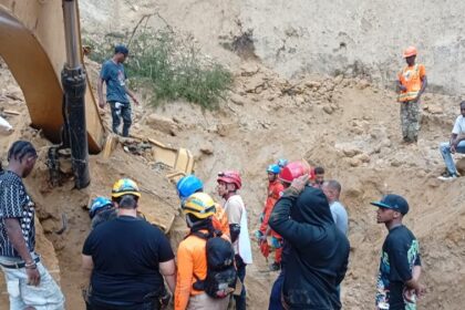 Una persona desaparecida tras derrumbe en mina de materiales en Nigua