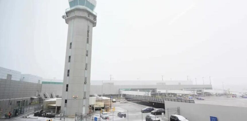 Enorme tormenta invernal causa cancelación de más de 10 mil vuelos en EEUU