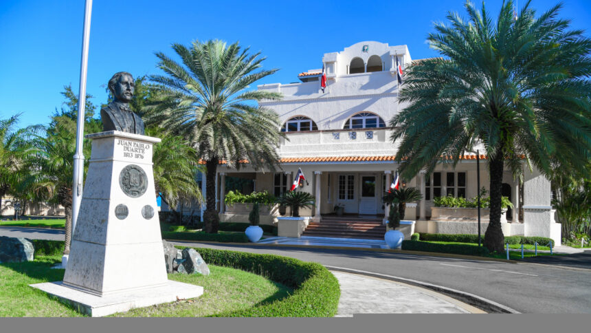 Mirex abre convocatoria para ingresar a la Carrera Diplomática