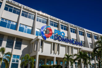 España amplía su inversión en RD: del turismo a la energía, la industria y la conectividad