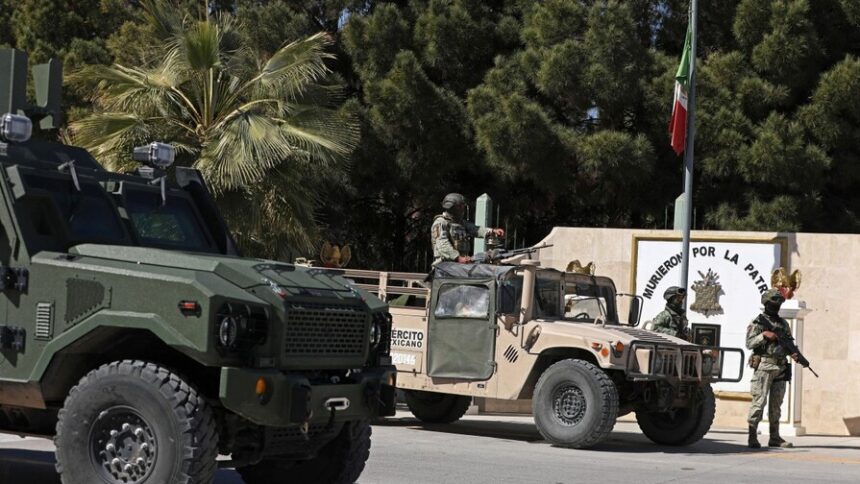 Se fugan 23 reos de una cárcel mexicana durante ataques por muerte de "el Mencho"