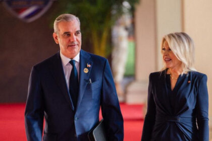 Presidente Abinader llega a la cumbre “Escudo de las Américas” convocada por Donald Trump