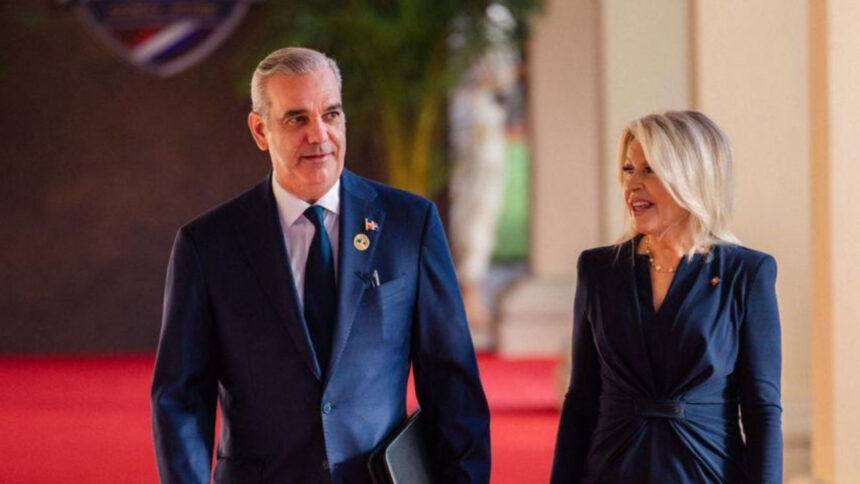 Presidente Abinader llega a la cumbre “Escudo de las Américas” convocada por Donald Trump