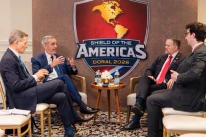 fortalece diálogo comercial con Estados Unidos durante cumbre en Miami