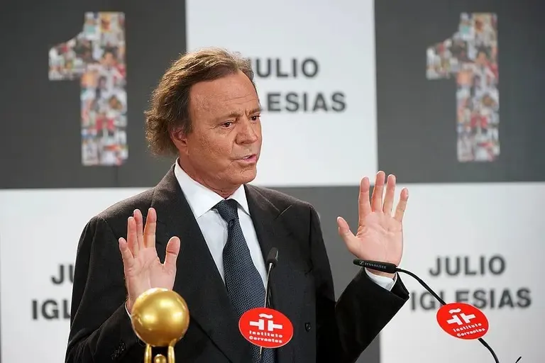 Univision negocia acuerdo extrajudicial con Julio Iglesias tras polémico reportaje