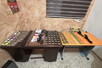 ocupa más de 500 porciones de presuntas drogas durante operativo en La Vega