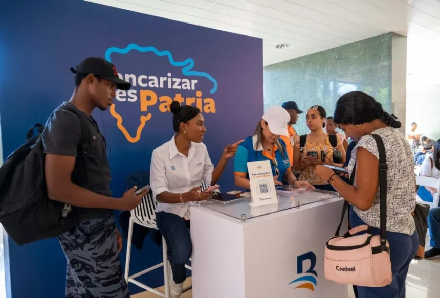 Banreservas realiza jornadas de bancarización para estudiantes de la UASD y el ITLA