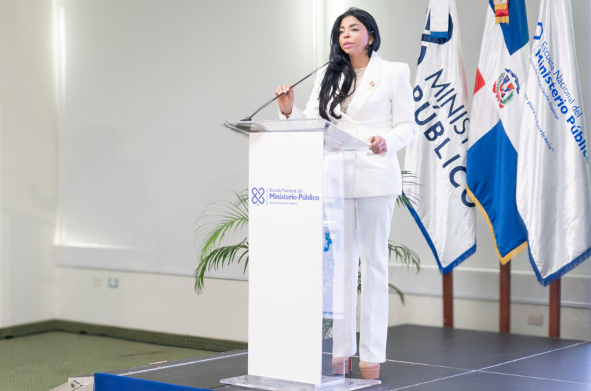 Procuraduría imparte el seminario de transformación de la investigación a fiscales y policías de las 14 provincias del Cibao