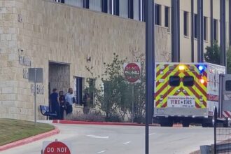 Estudiante se quita la vida de un disparo tras herir a maestra de escuela en Texas