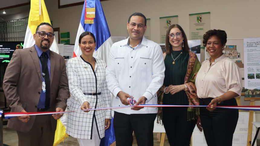 UCSD inaugura tercera edición de la exposición de artes visuales “Travesías Creativas de la Imaginación”