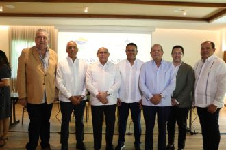 Mescyt lanza Programa de Inglés Virtual para la Empleabilidad con 5,000 becas para el sector turístico de la región