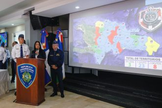Ministra Faride Raful advierte sobre “cultura del desorden” y llama a ayudar primero antes de grabar.