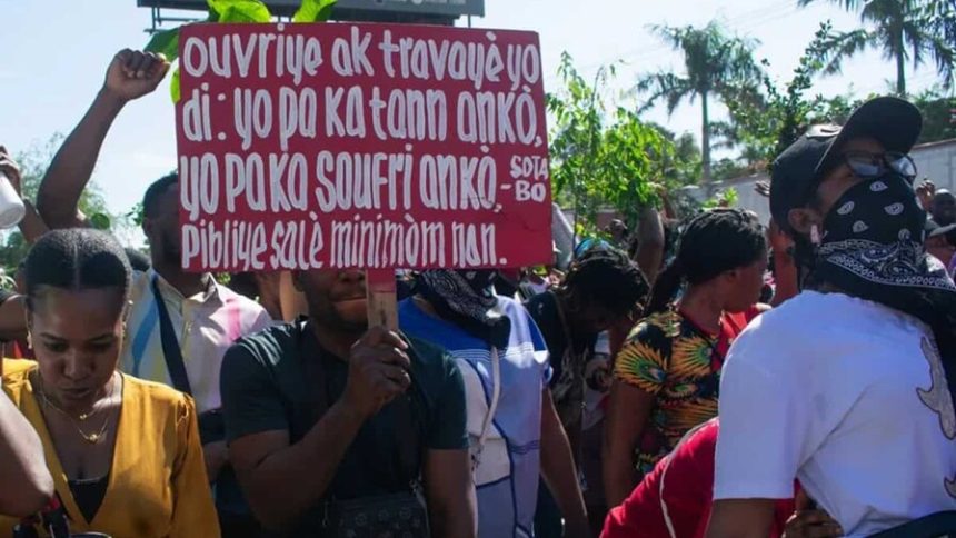 Miles de trabajadores en Haití exigen en las calles un salario mínimo de 23 dólares al día