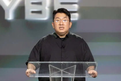 Policía surcoreana pide una orden de arresto contra el presidente de la agencia de BTS