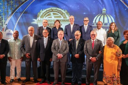Empresarios y sindicalistas se comprometen a seguir trabajando junto con el Gobierno en favor del crecimiento económico y bienestar de los trabajadores