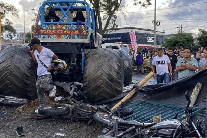 Tres muertos y 38 heridos deja accidente durante espectáculo automovilístico en Colombia