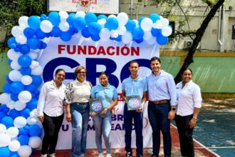 Fundación GBC celebra cumpleaños a 37 niños de la Escuela Madame Germaine en El Millón y reconoce a estudiantes destacados