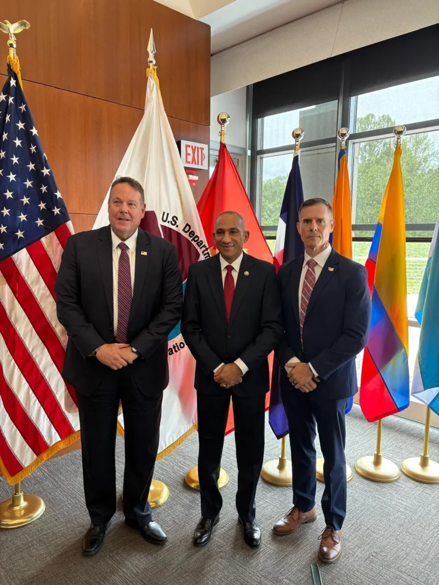 El presidente de la DNCD, José M. Cabrera Ulloa, durante su intervención en la graduación del Curso Básico de la Unidad de Investigación Sensitiva (SIU) en Quantico, Virginia.