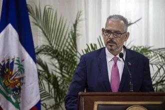 Miembros del Consejo Electoral Provisional de Haití anuncian el aplazamiento de las elecciones generales hasta diciembre de 2026.