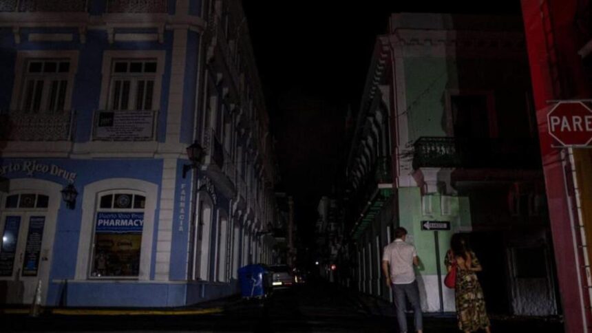 Apagón deja sin electricidad a más de 377,000 clientes en Puerto Rico