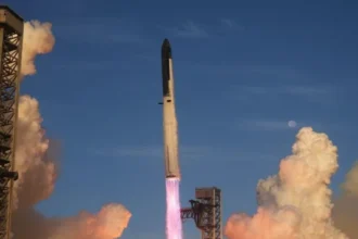 Starship de SpaceX despega desde Texas durante su vuelo 14