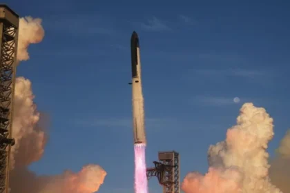 Starship de SpaceX despega desde Texas durante su vuelo 14