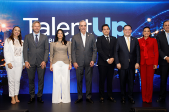 Lanzamiento de Talent Up, iniciativa de 15000 becas gratuitas para formación tecnológica en República Dominicana