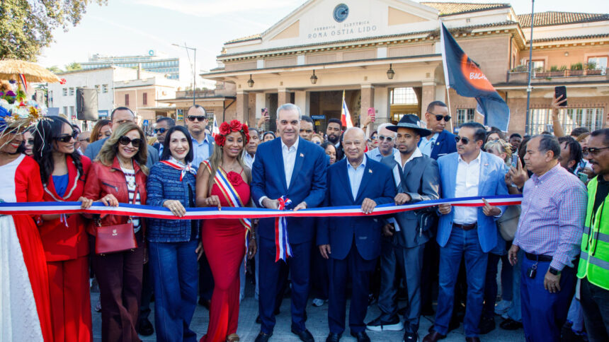 Presidente Luis Abinader y primera dama Raquel Arbaje durante la inauguración de la Parada Dominicana en Roma, Italia, en octubre de 2026.
