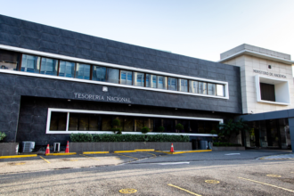 Sede de la Tesorería Nacional de República Dominicana, institución que informó pagos por RD$115,488 millones a proveedores del Estado en 2026.