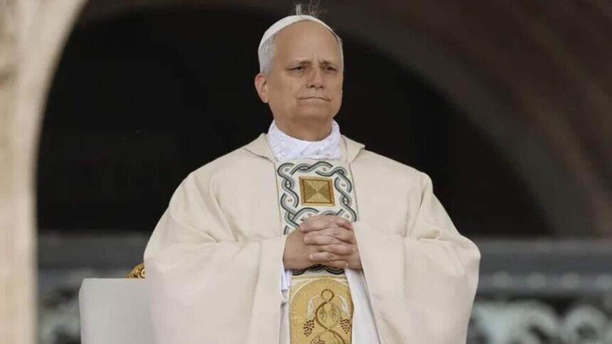 Papa León XIV durante su recuperación en el hospital Gemelli de Roma tras una cirugía por cáncer de pulmón en octubre de 2026.