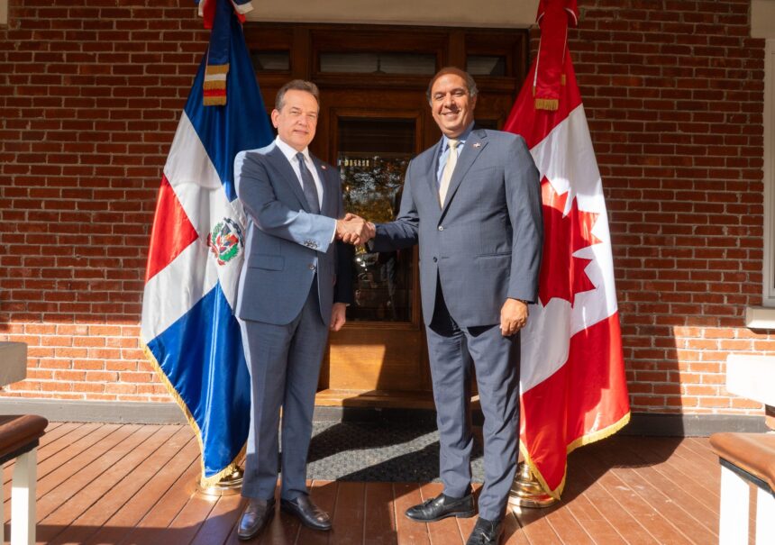 Canciller dominicano Víctor Ito Bisonó durante su visita oficial a Canadá en octubre de 2026