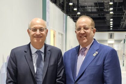 Ministro Magín Díaz y presidente del BID Ilan Goldfajn durante reunión sobre cooperación económica en Bangkok