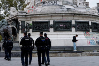 París refuerza seguridad ante nuevas protestas y anuncia cierres de museos
