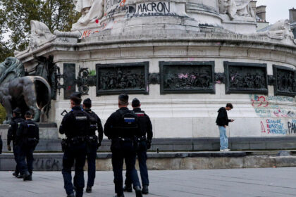 París refuerza seguridad ante nuevas protestas y anuncia cierres de museos